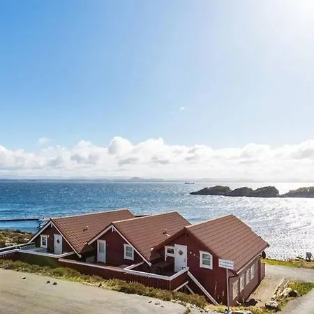 Apartment Seaside Home, Great For Fishing & Hiking Hellesoyni